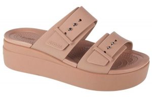 Klapki damskie Crocs Brooklyn Low Wedge. Brązowe klapki Crocs, bez wzorów, z materiału, bez obcasa, na koturnie. Za 216,30 zł.