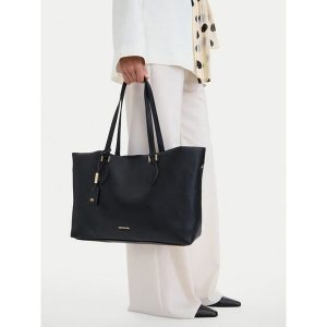 Torebka GINO ROSSI. Czarne shopper bag Gino Rossi, bez wzorów, bez dodatków. Za 259,99 zł.