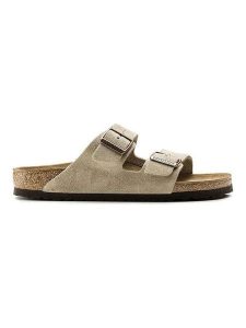 Birkenstock Skórzane klapki "Arizona" w kolorze beżowym rozmiar: 44. Brązowe klapki Birkenstock, bez wzorów, ze skóry, z otwartym noskiem, bez obcasa. Za 402,20 zł.