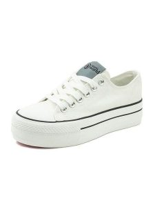 Natural world Sneakersy w kolorze białym rozmiar: 39. Białe trampki Natural World, bez wzorów, bez zapięcia. Za 113,99 zł.