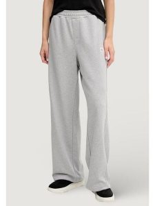 Calvin Klein Jeans Spodnie dresowe A- FRENCH TERRY BADG Szary French Fit. Szare spodnie dresowe Calvin Klein Jeans, xs, bez wzorów, z dresówki. Za 369,99 zł.