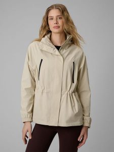 4F Parka przejściowa membrana 5000 damska - beżowa M. Brązowe płaszcze 4f, l, bez wzorów, ze skóry, bez kaptura. Za 399,99 zł.