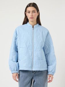 YAS Kurtka w kolorze błękitnym rozmiar: 36. Niebieskie kurtki YAS, bez wzorów, bez kaptura. Za 167,67 zł.