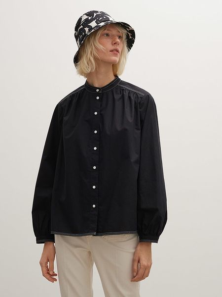 OPUS Bluzka w kolorze czarnym rozmiar: 40. Czarne bluzki Opus, bez wzorów, z bawełny, bez kołnierzyka, bez ramiączek. Za 91,99 zł.