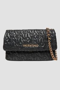 VALENTINO Czarna logowana damska torebka Dram Flap Bag. Czarne torebki klasyczne Valentino by Mario Valentino, bez wzorów, ze skóry ekologicznej, bez dodatków. W wyprzedaży za 457,99 zł.