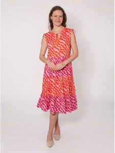 Zwillingsherz Sukienka "Holly" w kolorze różowym rozmiar: L/XL. Różowe sukienki Zwillingsherz, na co dzień, l, bez wzorów, z wiskozy, bez kołnierzyka, bez ramiączek, midi, proste. Za 153,71 zł.
