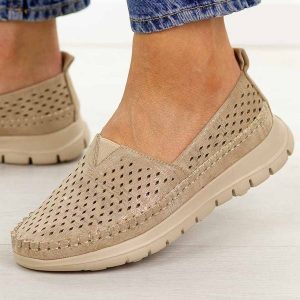 Złote ażurowe półbuty damskie Sergio Leone Mk099H. Żółte półbuty Sergio Leone, na lato, w ażurowe wzory, z jeansu, z okrągłym noskiem, bez obcasa, na płaskiej podeszwie, bez zapięcia. Za 149,00 zł.