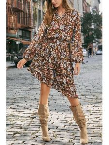 Milan Kiss Sukienka w kolorze brązowym ze wzorem rozmiar: M. Brązowe sukienki Milan Kiss, na co dzień, m, bez wzorów, z asymetrycznym kołnierzem, bez ramiączek, mini, asymetryczne. Za 118,84 zł.