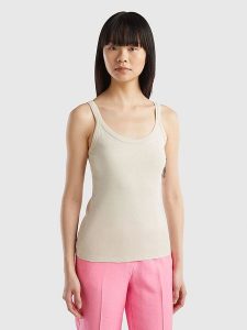 Benetton Top w kolorze beżowym rozmiar: XL. Brązowe topy Benetton, xl, bez wzorów, z bawełny, bez kołnierzyka, bez ramiączek. Za 41,69 zł.