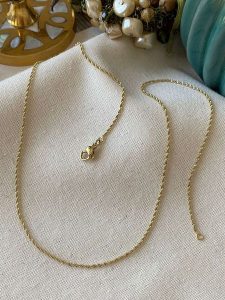 Luseera Pozłacany naszyjnik - dł. 45 cm rozmiar: onesize. Żółte naszyjniki Luseera, pozłacane. Za 43,99 zł.