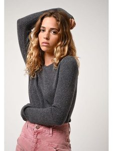 AUTHENTIC CASHMERE Kaszmirowy sweter "Ivy" w kolorze szarym rozmiar: L. Szare swetry oversize AUTHENTIC CASHMERE, l, bez wzorów, z kaszmiru, bez ramiączek. Za 456,99 zł.