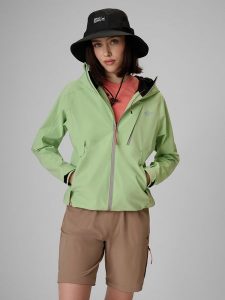 4F Kurtka trekkingowa membrana 10000 damska - zielona L. Zielone kurtki 4f, na lato, l, bez wzorów, z materiału, bez kaptura. Za 499,99 zł.