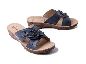 INBLU GL-63 004 granatowy, klapki damskie. Niebieskie klapki Inblu, z aplikacjami, bez obcasa, na koturnie. Za 62,39 zł.
