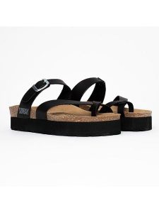 Sunbay Klapki "Acheron" w kolorze czarnym na koturnie rozmiar: 36. Czarne klapki Sunbay, bez wzorów, z otwartym noskiem, bez obcasa, na koturnie. Za 149,95 zł.