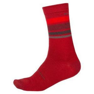 Skarpety Endura BaaBaa Merino Stripe. Czerwone skarpetki ENDURA, bez wzorów. Za 59,99 zł.