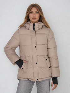 Steve Madden Kurtka zimowa w kolorze szarobrązowym rozmiar: S. Brązowe kurtki Steve Madden, na zimę, s, bez wzorów, z puchu, bez kaptura. Za 173,99 zł.