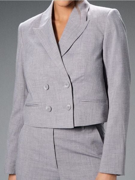 Krótki żakiet - szary. Szare marynarki i żakiety Sinsay, l, bez wzorów. Za 69,99 zł.