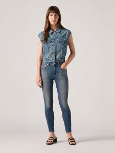 Levi's Dżinsy "721" - Skinny fit - w kolorze granatowym rozmiar: W28/L30. Niebieskie jeansy Levi's®, z aplikacjami, z podwyższonym stanem. Za 229,95 zł.