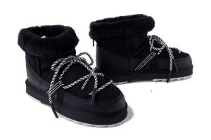 EMU AUSTRALIA W13129 Blurred Micro black, botki damskie. Czarne botki EMU Australia, na zimę, bez wzorów, z gumy, bez obcasa, bez zapięcia. Za 559,93 zł.