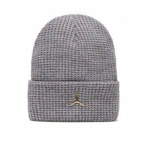 Czapka zimowa ciepła unisex NIKE. Szare czapki Jordan, bez wzorów, sportowe. Za 136,40 zł.