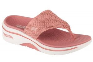 Japonki damskie, Go Walk Arch Fit 2.0 Sandal - Carrie. Czerwone klapki Skechers, bez wzorów, z materiału, bez obcasa. Za 249,99 zł.