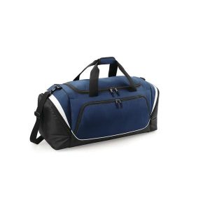 Torba sportowa Quadra Pro Team Jumbo. Czarne torby podróżne i sportowe QUADRA, bez wzorów, z poliesteru, duże. Za 224,80 zł.