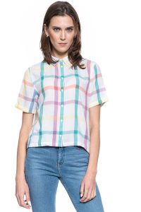 DAMSKA KOSZULA MATERIAŁOWA WRANGLER SHORTSLEEVE SHIRT WHITE W5R1SH989 112130305. Białe koszule Wrangler, s, bez wzorów, z materiału, bez kołnierzyka, bez ramiączek. Za 129,99 zł.