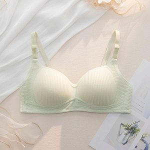 Biustonosz bezszwowy bez fiszbin codzienny elegancki Sibylle. Szare biustonosze Intica, bez wzorów, ze skóry. Za 59,00 zł.