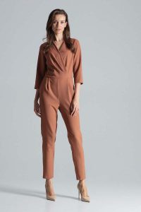 Kombinezon z Kopertowym Dekoltem - Brązowy. Brązowe kombinezony Figl, s, bez wzorów, z materiału, eleganckie, bez kołnierzyka, bez ramiączek. Za 309,00 zł.