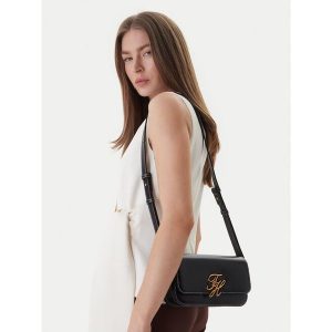 Torebka Tommy Hilfiger. Czarne torebki klasyczne TOMMY HILFIGER, bez wzorów, bez dodatków. Za 593,99 zł.