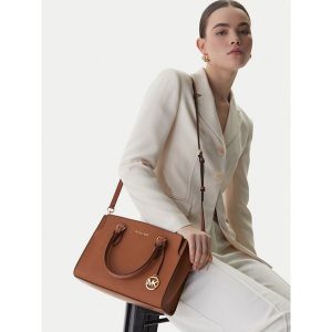 Torebka MICHAEL Michael Kors. Brązowe torebki klasyczne MICHAEL Michael Kors, bez wzorów, bez dodatków. Za 698,99 zł.