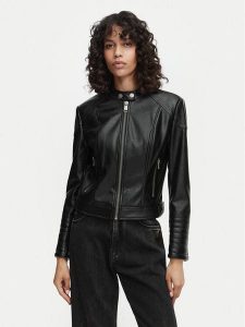 Guess Kurtka z imitacji skóry W6YL25 W2914 Czarny Regular Fit. Czarne kurtki Guess, l, z aplikacjami, ze skóry, bez kaptura. Za 488,99 zł.