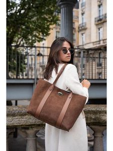 Maison héritage PARIS Skórzany shopper bag "Elis Suede" w kolorze jasnobrązowym - 41 x 30 x 10 cm rozmiar: onesize. Brązowe shopper bag Maison héritage PARIS, bez wzorów, z materiału, na ramię, bez dodatków. Za 385,62 zł.