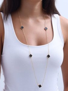 Nakkash Pozłacany naszyjnik z masą perłową - dł. 80 cm rozmiar: onesize. Białe naszyjniki Nakkash, z perłą, metalowe. Za 56,99 zł.