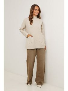 Soft Cashmere Sweter w kolorze beżowym rozmiar: 34/36. Brązowe swetry oversize Soft Cashmere, bez wzorów, z kaszmiru, bez ramiączek. Za 152,99 zł.