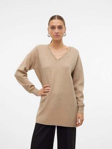 Vero Moda Sweter "Gold" w kolorze beżowym rozmiar: L. Brązowe swetry oversize Vero Moda, l, bez wzorów, ze splotem, bez ramiączek. Za 61,60 zł.