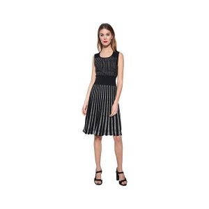 Desigual Kobiety Ubierają Kamizelka Rodri 17Wwvf25 2000 (Rozmiar Xs). Sukienki marki Desigual. W wyprzedaży za 274,00 zł.