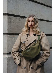 Maison héritage PARIS Saszetka "Rachel" w kolorze khaki - 34 x 17 cm rozmiar: onesize. Brązowe nerki i saszetki Maison héritage PARIS, bez wzorów, z materiału. Za 304,99 zł.