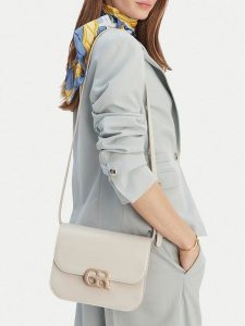 GINO ROSSI Torebka EO-EQ44A Écru. Torebki klasyczne Gino Rossi, bez wzorów, z materiału, bez dodatków. Za 279,99 zł.