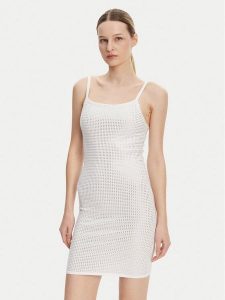 Guess Sukienka dzianinowa W5GK45 Z3MN2 Biały Regular Fit. Białe sukienki Guess, xs, z aplikacjami, z dzianiny, bez kołnierzyka, bez ramiączek. Za 529,99 zł.