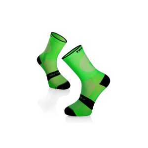 Skarpety rowerowe SKARPETKI ROWEROWE LEKKIE Fluo Green. Zielone skarpetki TRY TO FLY, bez wzorów. W wyprzedaży za 58,09 zł.