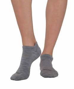 Skarpety krótkie unisex wełniane Brubeck Merino Wool. Szare skarpetki Brubeck, bez wzorów, z dzianiny. Za 26,00 zł.