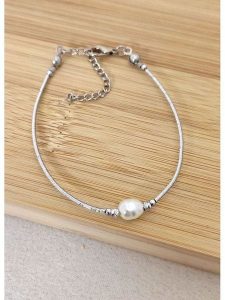 La Asena Posrebrzana bransoletka rozmiar: onesize. Szare bransoletki La Asena, z perłą, posrebrzane. Za 34,99 zł.