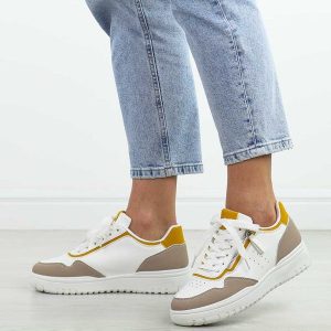 Beżowe sportowe buty damskie McBraun 23233. Brązowe buty sportowe McBraun, na lato, bez wzorów, ze skóry, bez zapięcia, na fitness i siłownię. Za 99,00 zł.