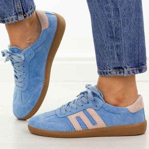 Niebieskie skórzane półbuty damskie Filippo Dp7549/26. Niebieskie półbuty Filippo, na jesień, bez wzorów, z jeansu, bez obcasa, na płaskiej podeszwie, bez zapięcia. Za 239,00 zł.