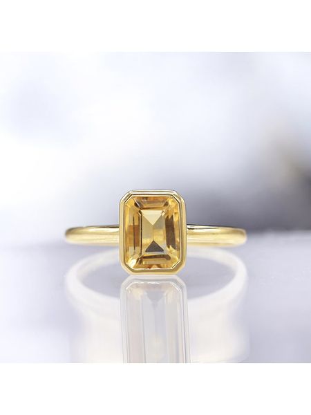 DIAMOND & CO Złoty pierścionek "Classy" z cytrynem rozmiar: 48. Brązowe pierścionki Diamond & Co, z cytrynem, złote. Za 931,14 zł.