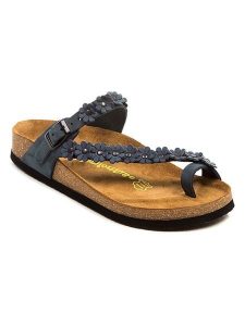 Comfortfusse Skórzane japonki w kolorze morskim rozmiar: 36. Niebieskie klapki Comfortfüße, bez wzorów, z otwartym noskiem, bez obcasa. Za 239,99 zł.