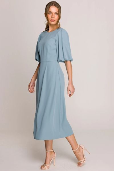 Elegancka sukienka koktajlowa z bufiastymi rękawami błękitna. Niebieskie sukienki Stylove, m, bez wzorów, eleganckie, bez kołnierzyka, bez ramiączek, rozkloszowane. Za 509,00 zł.