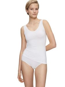 Triumph Top "Smart Natural" w kolorze białym rozmiar: 36-42. Białe topy Triumph, bez wzorów, bez kołnierzyka, bez ramiączek. Za 96,83 zł.