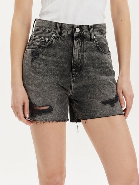 Tommy Jeans Szorty jeansowe DW0DW17652 Szary Mom Fit. Szare szorty Tommy Jeans, bez wzorów, z bawełny. Za 429,99 zł.